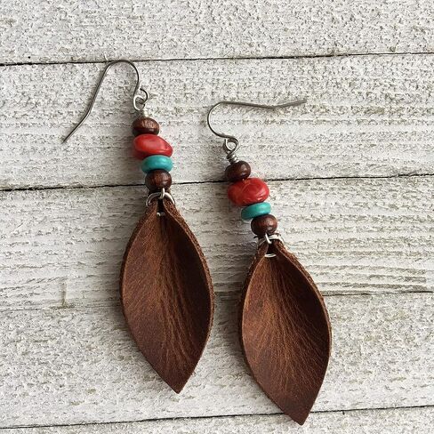 أقراط جلدية للنساء على الطراز الجنوبي الغربي بوهو متدلية على شكل ورقة شجر مع خرزات خشبية (بني ريفي) in Kuwait