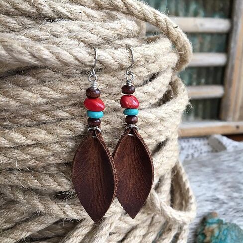 أقراط جلدية للنساء على الطراز الجنوبي الغربي بوهو متدلية على شكل ورقة شجر مع خرزات خشبية (بني ريفي) in Kuwait