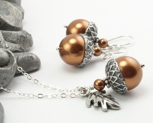 Dashe Designs أقراط بلوط مصنوعة يدويًا للنساء، لؤلؤ صناعي ملون نحاسي، أسلاك أذن من الفضة الإسترلينية in Saudi Arabia