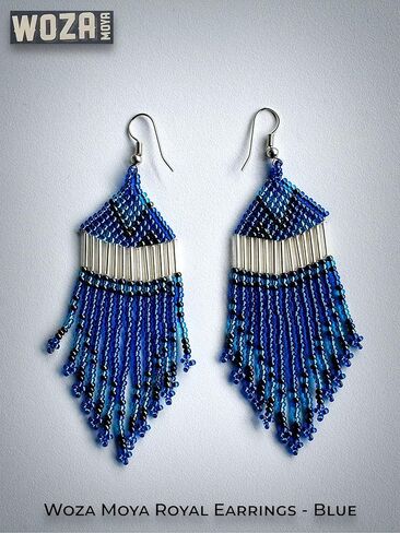 أقراط رويال - أزرق | بقلم Woza Moya (تعال يا روح التغيير) | مصنوع يدويًا بواسطة الحرفيين في مركز هيلكريست للإيدز في جنوب أفريقيا in Kuwait