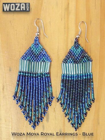 أقراط رويال - أزرق | بقلم Woza Moya (تعال يا روح التغيير) | مصنوع يدويًا بواسطة الحرفيين في مركز هيلكريست للإيدز في جنوب أفريقيا in Kuwait