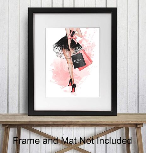 Glam Fashion Wall Art & Decor - صورة حائط Glamour Woman - تصميم عصري للغاية - ديكور حائط مصمم أزياء - طباعة ملصق لتزيين الحائط باللون الوردي - هدايا فاخرة للنساء والمراهقين والفتيات - تصميم الأزياء in Saudi Arabia