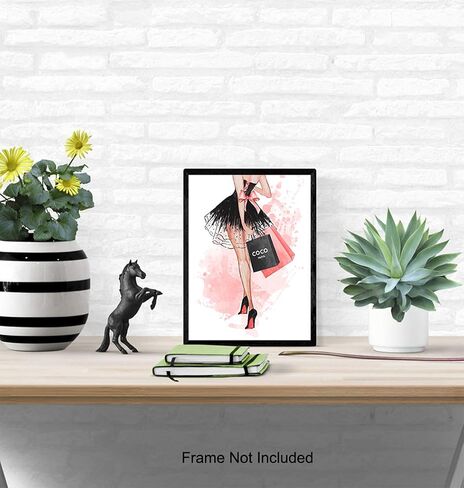 Glam Fashion Wall Art & Decor - صورة حائط Glamour Woman - تصميم عصري للغاية - ديكور حائط مصمم أزياء - طباعة ملصق لتزيين الحائط باللون الوردي - هدايا فاخرة للنساء والمراهقين والفتيات - تصميم الأزياء in Saudi Arabia