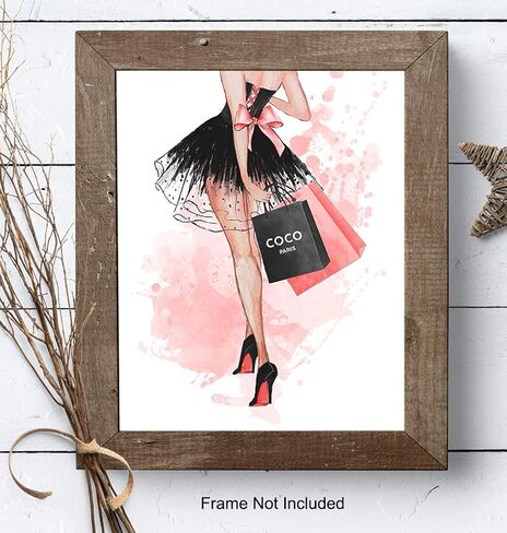 Glam Fashion Wall Art & Decor - صورة حائط Glamour Woman - تصميم عصري للغاية - ديكور حائط مصمم أزياء - طباعة ملصق لتزيين الحائط باللون الوردي - هدايا فاخرة للنساء والمراهقين والفتيات - تصميم الأزياء in Saudi Arabia