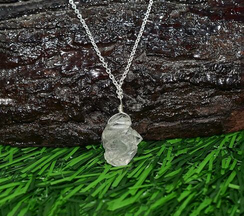 Raw Crystal Necklace, Herkimer Diamond Rough Stone Necklace, Dainty Stone Pendant, Healing Crystals Healing Stone Pendant for Beauty, Love and Positive Energy, Jewelry Gift in Saudi Arabia