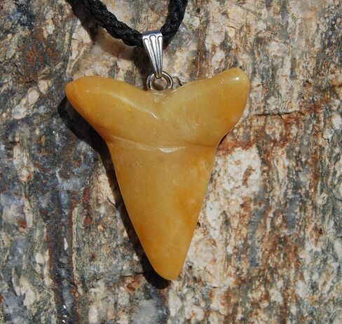 سلسلة باور باك - 40 مم على شكل ميجالودون أبيض رائع - افينتورين ، أصفر - حبل قابل للتعديل - أسود، ستانلس ستيل، افينتورين, ستانلس ستيل, افينتورين in Kuwait