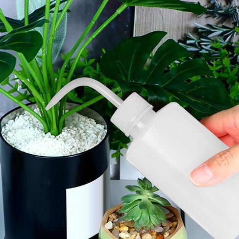 Wash Bottle 2pcs 250ml/8oz Safety Bottles Watering Tools, Economy Plastic Squeeze Washing Cleaning Bottle with Narrow Mouth Scale Labels for Medical Succulent Irrigation Wash Plant Bottle (Black) in Kuwait
