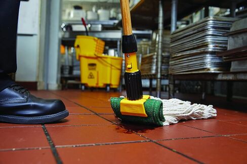 Rubbermaid Commercial Products Wood Mop Handle, 60-Inch, Lightweight Wet Mop Gripper with Heavy-Duty Clamp Handle for Floor Cleaning in Saudi Arabia