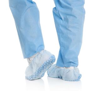 HALYARD X-TRA TRACTION Shoecovers, Surgical, XL, Blue 69254 (Box of 80) in Saudi Arabia