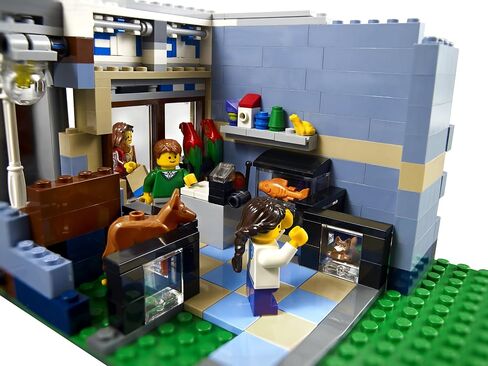 LEGO 10218 Creator Pet Shop in Saudi Arabia