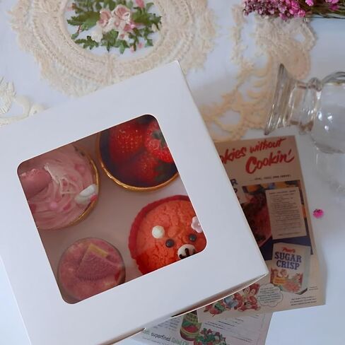 مجموعة علب الكيك مقاس 10 بوصة (30 قطعة، 15 صندوقًا و15 لوحة) صندوق كيك أبيض مقاس 10 × 10 × 5 بوصات مع نافذة للمعجنات والمخبوزات وعيد الحب وحلوى الزفاف وحفلات أعياد الميلاد وعيد الشكر وعيد الميلاد. in Kuwait