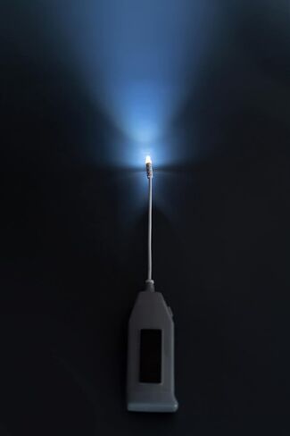 ضوء تنظيري لإضاءة المساحات الصغيرة - يعمل بالبطارية (يتطلب عدد بطاريات AA) - غير مخصص لفحص جسم الإنسان in Kuwait