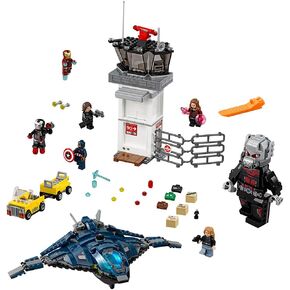 LEGO Super Heroes Super Hero Airport Battle 76051 in Kuwait