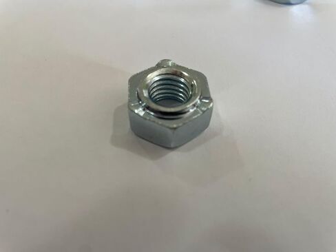 100 Tuercas Hexagonal con 3 Proyecciones Nut Weld 8T3490 - M10 x 1.5، Acero Carbonado in Saudi Arabia