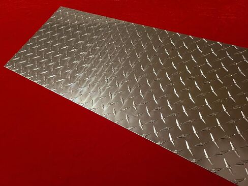 .063 لوح معدني من الألومنيوم اللامع 12 × 36. قطعة معدنية جميلة جدًا، كل المعادن لدينا بها حواف مصقولة لإزالة الحروق الشديدة. جيدة للشاحنة. مقعد العمل، الجراج وأكثر من ذلك بكثير. in Kuwait