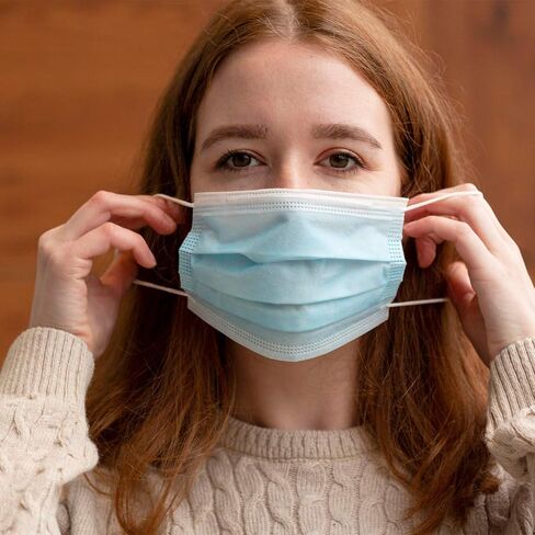 أقنعة الوجه للاستعمال لمرة واحدة، أقنعة الوجه الملونة من كلينيفكس مكونة من 50 عبوة، أقنعة وجه قابلة للتنفس من 3 طبقات مع سلك أنف in Kuwait
