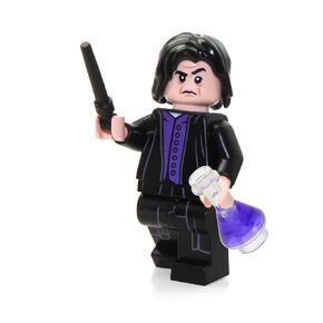 LEGO 2018 Harry Potter MiniFigure - Severus Snape (مع عصا سوداء وقاعدة عرض) 75956 in Saudi Arabia