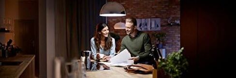 لمبة الإضاءة Philips LED Basic Frosted Dimmable A19 - تقنية EyeComfort - 450 Lumen - أبيض ناعم (2700K) - 6.5W=40W - قاعدة E26 - داخلي - 4 عبوات in Kuwait