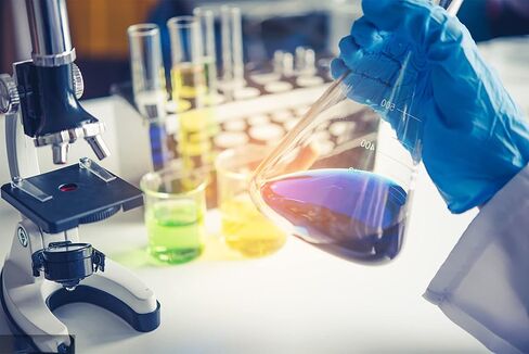 مجموعة قارورات OYIKSIC الزجاجية Erlenmeyer، 3 قطع قارورة حائط ثقيلة من زجاج البورسليكات المتدرج مع سدادة مطاطية (250 مل، 200 مل، 150 مل)، مع 3 قطع قطارة زجاجية، 2 قطعة قضيب تحريك زجاجي وفرشاة تنظيف in Kuwait