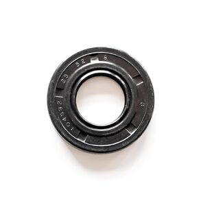 EAI ختم الزيت 25 مم × 52 مم × 8 مم (2 قطعة) شفة مزدوجة TC مع زنبرك. علبة معدنية مع طلاء مطاط النتريل in Kuwait