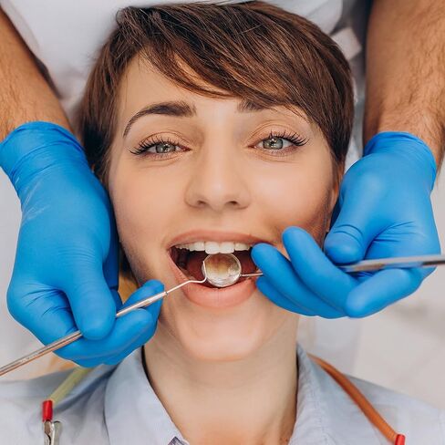 قفازات آمنة للاستخدام مرة واحدة لامتحان النتريل الصحي، خالية من اللاتكس والمساحيق، زرقاء، زرقاء، منسوجة، 3.5 مل، وفقًا للمعايير الطبية in Kuwait