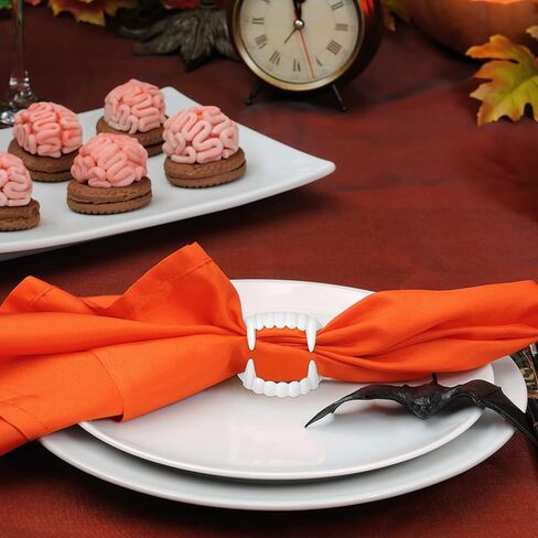 مجموعة من 6 حلقات منديل للهالوين بإبزيم وأنياب مصاصي الدماء وحلقات منديل معدنية وحلقات منديل معدنية مخيفة وحامل حلقة منديل وحامل حلقات منديل لحفلات الهالوين وديكور طاولة العشاء (فضي) in Kuwait