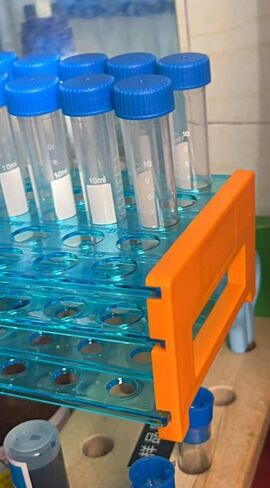 حامل أنبوب اختبار قطعة واحدة من Othmro، حامل أنبوب طرد مركزي 14 مم 24 بئر، حامل بلاستيكي مستطيل حامل حامل أنبوب اختبار رف حامل المختبر لتزيين الحفلات شفاف in Kuwait