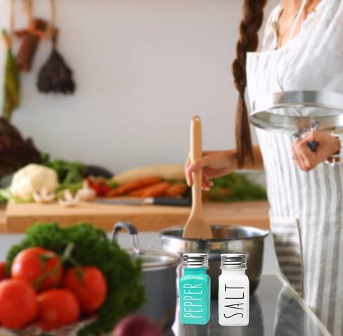 مجموعة هزازات الملح والفلفل في بيت المزرعة، ديكور المطبخ، مجموعة هزازات الملح والفلفل الأزرق الزجاجي، هدية للنساء، ديكور المزرعة الحديث، ديكور المنزل، ديكور الزفاف in Kuwait