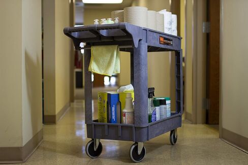 WEN 73162 Two-Tray 300-Pound Capacity Double Decker Service and Utility Cart in Saudi Arabia