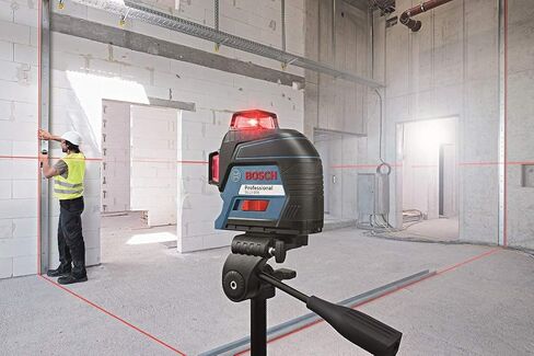 Bosch GLL3-330CG 200 قدم 360 درجة شعاع أخضر ثلاثي المستوى وخط محاذاة ذاتي التسوية بالليزر مع (1) شاحن بطارية ليثيوم أيون 2.0 أمبير بحد أقصى 12 فولت، حقيبة حمل صلبة لجهاز تحديد المواقع BM1 in Saudi Arabia