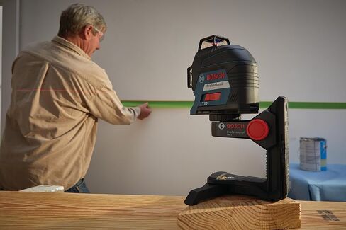 Bosch GLL3-330CG 200 قدم 360 درجة شعاع أخضر ثلاثي المستوى وخط محاذاة ذاتي التسوية بالليزر مع (1) شاحن بطارية ليثيوم أيون 2.0 أمبير بحد أقصى 12 فولت، حقيبة حمل صلبة لجهاز تحديد المواقع BM1 in Saudi Arabia