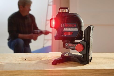 Bosch GLL3-330CG 200 قدم 360 درجة شعاع أخضر ثلاثي المستوى وخط محاذاة ذاتي التسوية بالليزر مع (1) شاحن بطارية ليثيوم أيون 2.0 أمبير بحد أقصى 12 فولت، حقيبة حمل صلبة لجهاز تحديد المواقع BM1 in Saudi Arabia