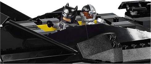 LEGO Super Heroes 76087 Flying Fox: Batmobile Airlift Attack (955 Piece) in Kuwait