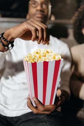 حاويات الفشار المخططة الكبيرة من Jaojaopn، مجموعة حاويات الوجبات الخفيفة لصناديق الفشار مقاس 5.5 × 3.3 من أجل ليلة الفيلم أو موضوعات الحفلات المختلفة. 24 قطعة (أحمر وأبيض) in Kuwait