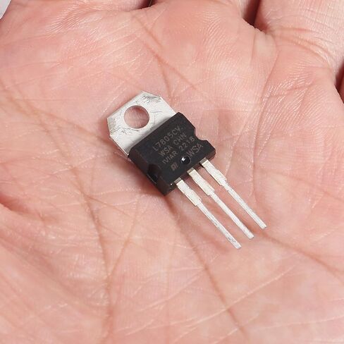 12 قطعة L7805CV IC منظم الجهد الإيجابي الناتج 5 فولت 1.5A L7805 منظم ثلاثي المحطات 3Pin لدائرة الحد من إمداد الطاقة التنظيمي in Saudi Arabia