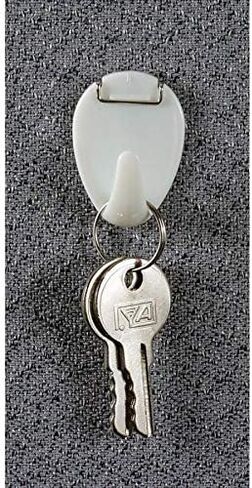 Officemate Plastic Cubicle Hooks, White, Set of 5 (30180) in Saudi Arabia