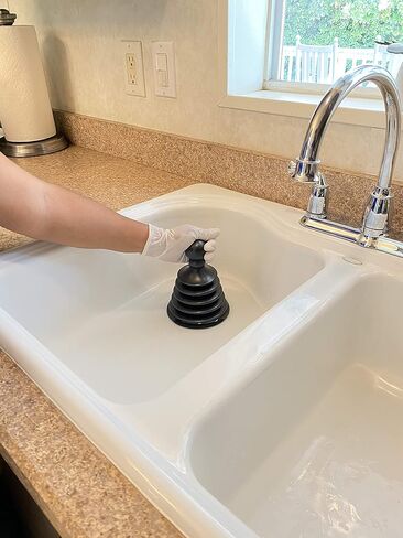 الضرب مايتي تايني الغطاس من ماستر بلانجر 2 عبوة مصممة للحمام / حوض المطبخ، مثالية لRV's. فتح سريع وسهل (مرشح للحصول على براءة اختراع)، أسود in Kuwait