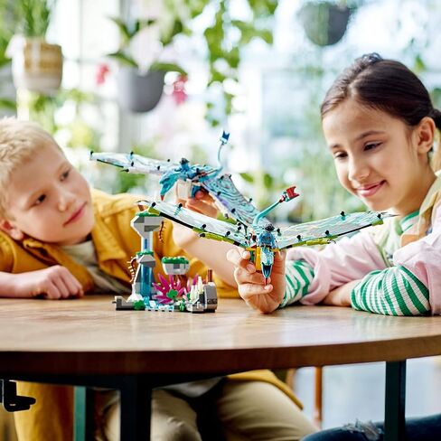 LEGO Avatar Jake & Neytiri’s First Banshee Flight 75572 Building Toy Set with 2 Minifigures for Kids, Boys, Girls Ages 9+ (572 Pieces) in Saudi Arabia