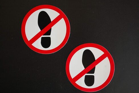2 باك ملصق مطبوع عليه Do Not Step On No Stepping On Surface - ملصق دائري ذاتي اللصق من الفينيل قابل للتقشير واللصق (X2PS80) in Saudi Arabia