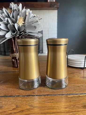 Elegant Silver Salt and Pepper Shaker Set Adjustable Stainless Steel and Glass Modern Design Adjustable Top Makes it the ideal Spice and Seasoning Dispenser Kitchen Sugar and Cinnamon Shakers in Saudi Arabia