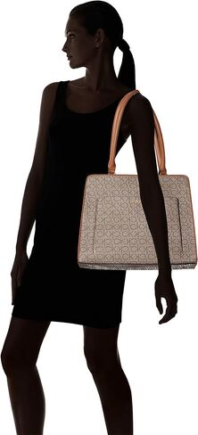 كالفن كلاين حقيبة توت نسائية مزخرفة بشعار المارغوت من كالفن كلاين مارجوت, One Size in Kuwait