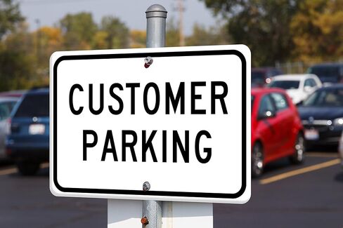 Brady 25847 Plastic Traffic Sign: Industrial, 10" X 14", Legend "Customer Parking" in Saudi Arabia