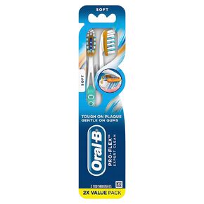 Oral-B Pro-Health Clinical Pro-Flex Toothbrush with Flexing Sides, 40S, Soft, 2 Count (Color May Vary)
