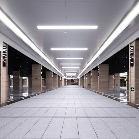 Barrina 8 FT LED Tube Lights, 44W 5500lm 5000K, Super Bright,T8 T10 T12 LED Bulb, FA8 Single Pin LED Lights, Clear Cover,LED Shop Bulbs to Replace Fluorescent Light Bulbs Pack of 12 in Kuwait