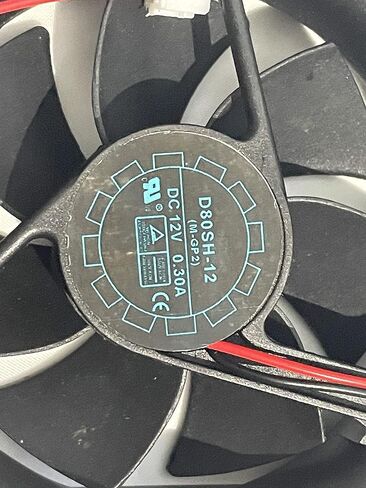 D80SH-12 مروحة M-GP2 0.30 امبير 2.16 واط 80 ملم 8025 مروحة تبريد امدادات الطاقة بسلكين in Kuwait