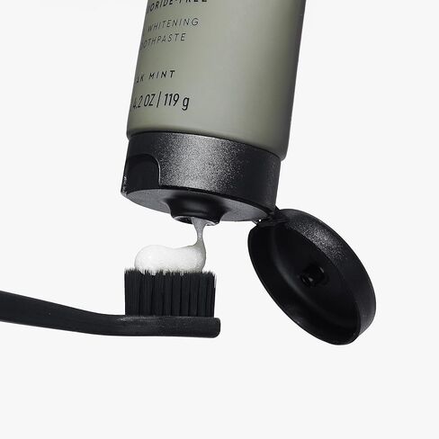 معجون أسنان جل تبييض القمر × OBJ، تحديث وتبييض ابتسامتك، نكهة النعناع الذروة للنفس المنعش، خالي من الفلورايد، نباتي ولم يتم الإساءة إلى الحيوانات في تصنيعه، تم إنشاؤه بالاشتراك مع أوديل بيكهام جونيور للبالغين، 4.2 أونصة in Kuwait