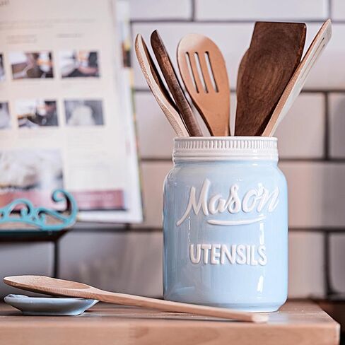 مجموعة أدوات مطبخ Mason Jar مكونة من 17 قطعة - إكسسوارات مطبخ عتيقة - أكواب وملاعق قياس، ومسند ملعقة، وهزازات ملح وفلفل، وحامل إسفنجة، وجرة بسكويت، وأواني فخارية - هدية عيد الأم - أزرق مائي in Kuwait