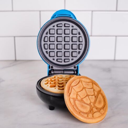 Uncanny Brands Marvel Spider-Man Mini Waffle Maker - Marvel Kitchen Appliance in Saudi Arabia
