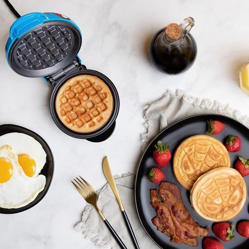 Uncanny Brands Marvel Spider-Man Mini Waffle Maker - Marvel Kitchen Appliance in Saudi Arabia