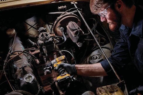 مفتاح ربط الصدمات DEWALT XTREME 12V MAX*، طقم لاسلكي، 3/8 بوصة (DCF902F2) in Saudi Arabia